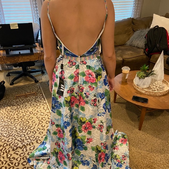 JOHNATHAN KAYNE COLLECTION 8041. Prom dress - Picture 3 of 3